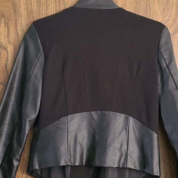 🦋5/$25 Faux leather blazer - Picture 3 of 3